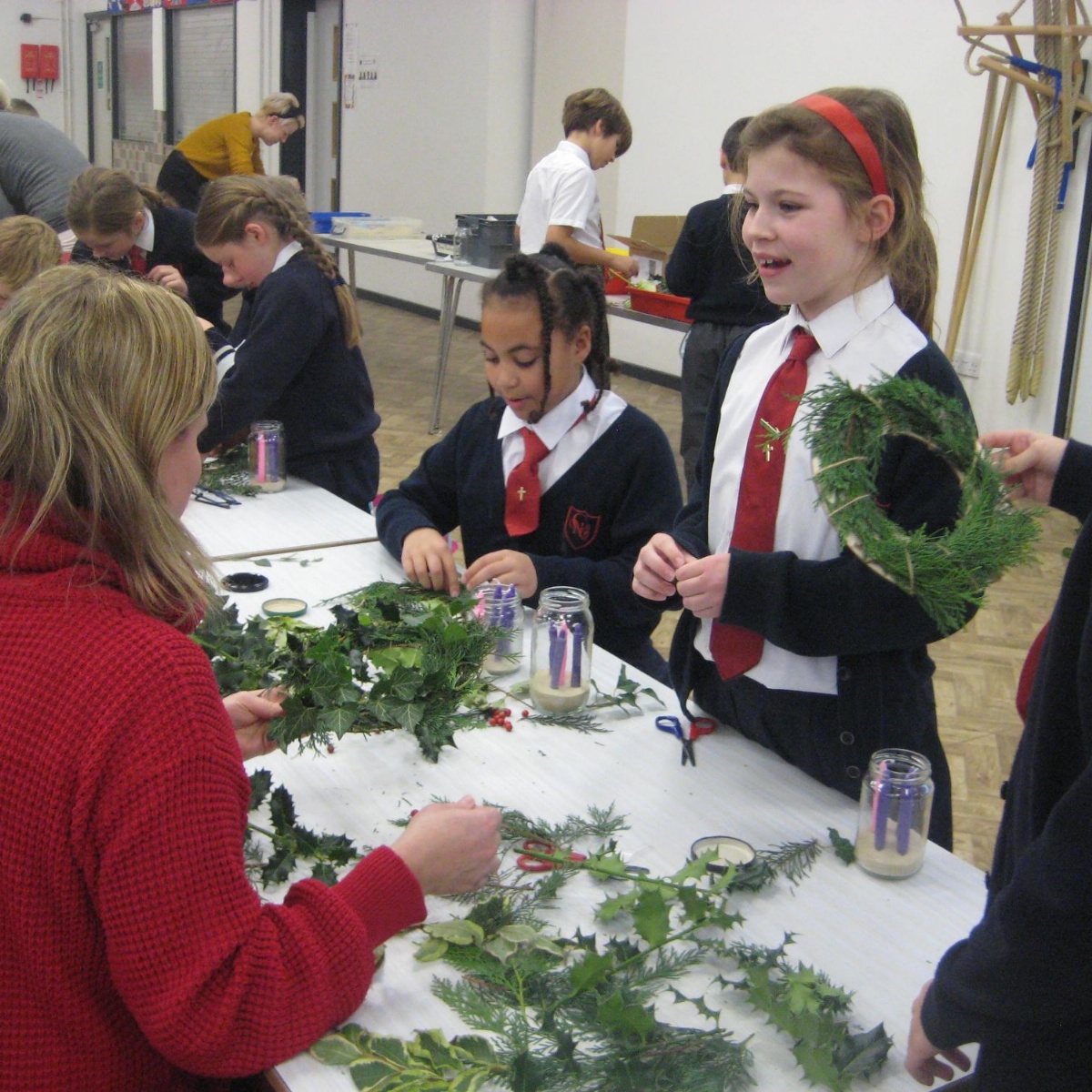 Cardinal Newman Catholic Primary School - Year 4 - Wreath Making Workshop